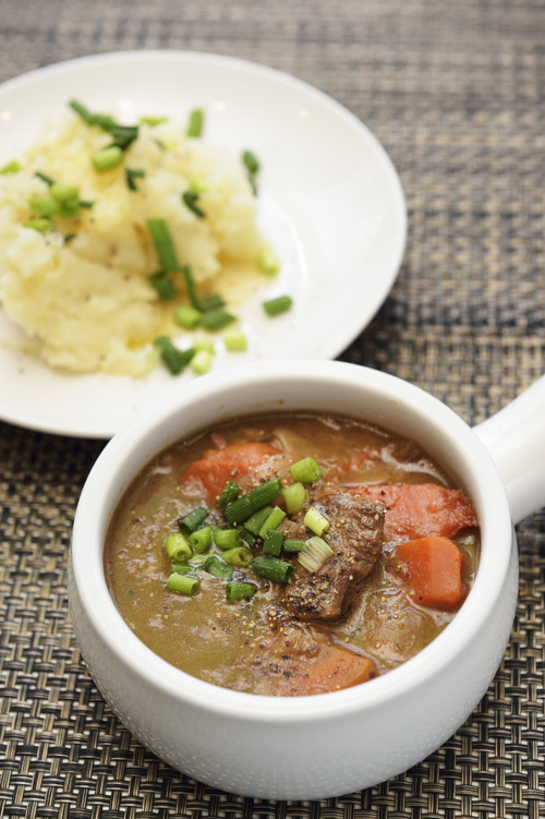 今日は 大崎 「 巨人のシチューハウス」さんで演奏です!