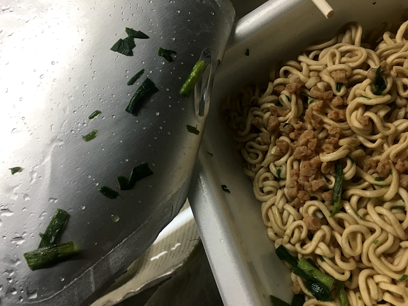 台湾まぜそばのカップ麺が美味しいから食べてみてくれ! って話