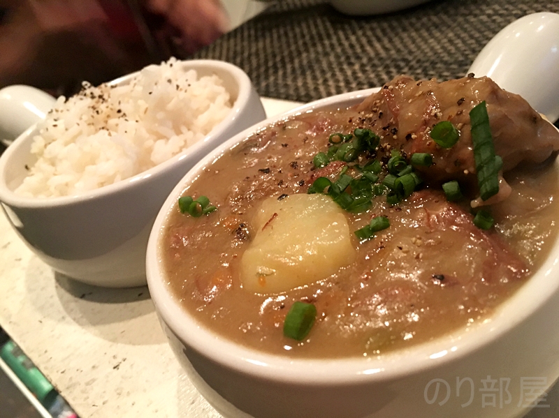 演奏前に頂いたアイリッシュラムシチューが絶品! 【写真あり】身長200cmを越える巨人のいるお店での演奏でした!【大崎 巨人のシチューハウス】