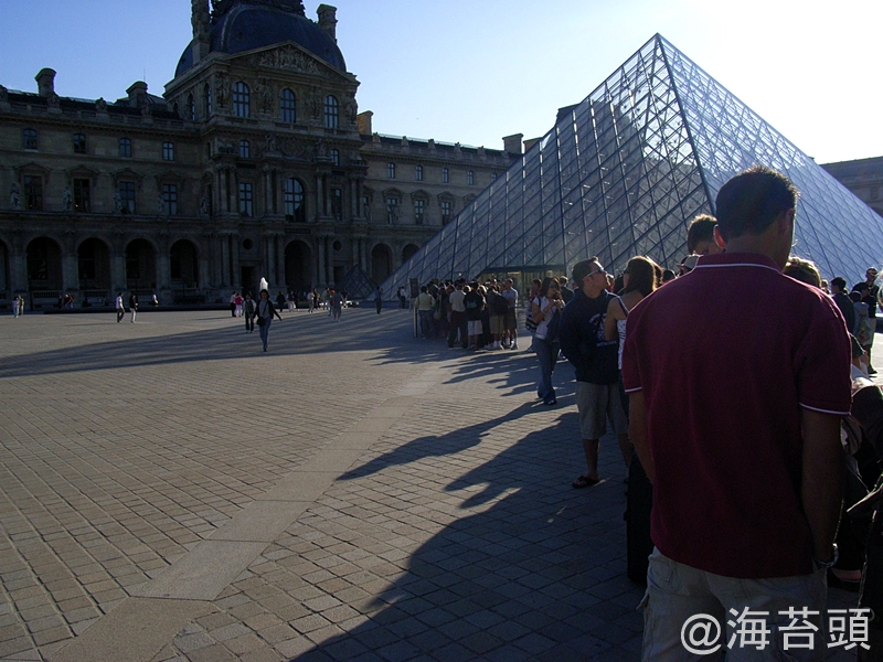 地球一周の旅でもルーブルへ　本(活字)にハマるきっかけとなった本を久しぶりに読みたいと思った というお話。