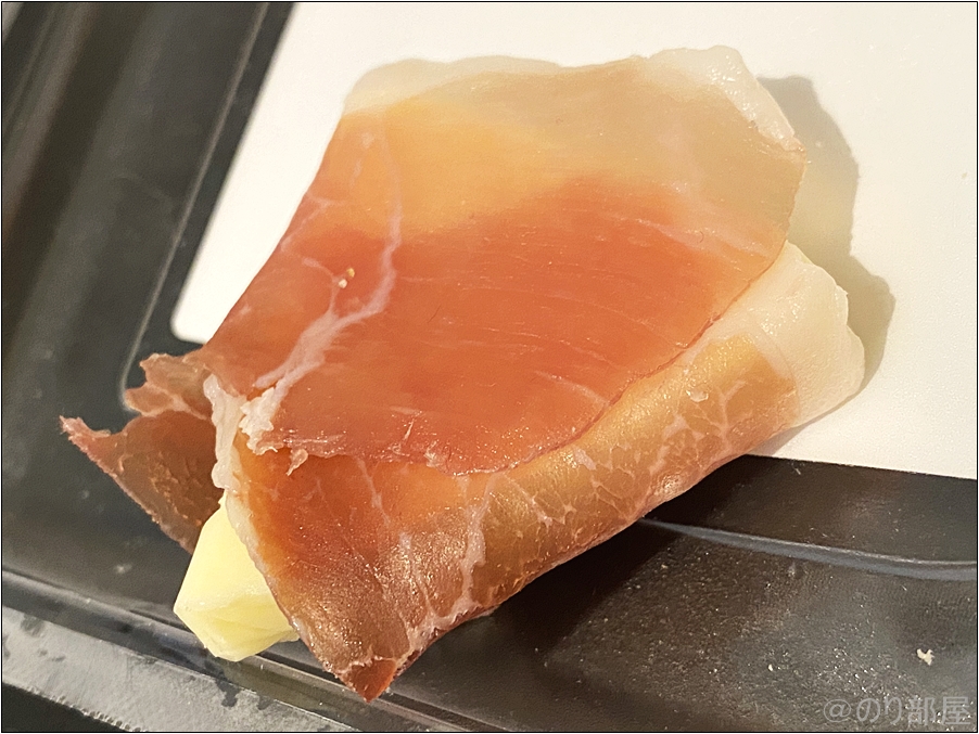 生ハムチーズが美味しすぎた。コンビニ食材で簡単に作れるのでオススメ!お酒のお供にも是非