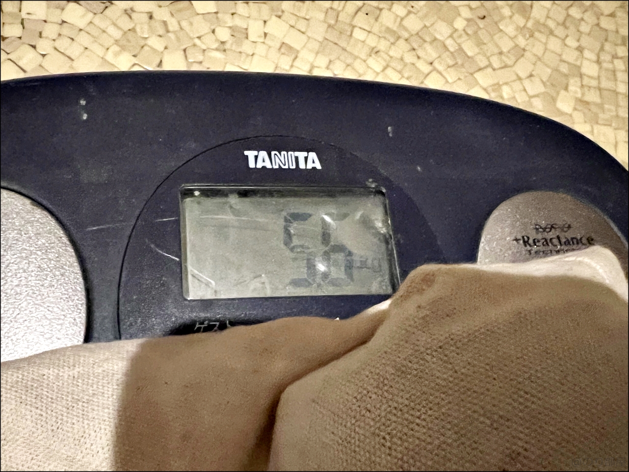 大量の500円玉貯金と小銭貯金の重さは合計5.6kg。硬貨は重い!